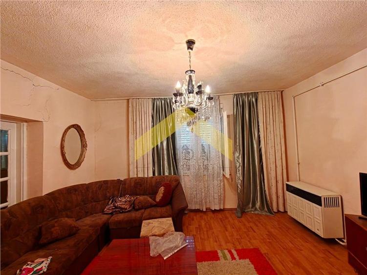 Casa la sol de vanzare in Vladimirescu - 10