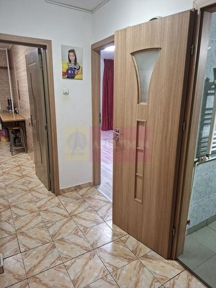 Gaesoniera  Aparatorii Patriei, la Universitataea Spiru Haret - 10