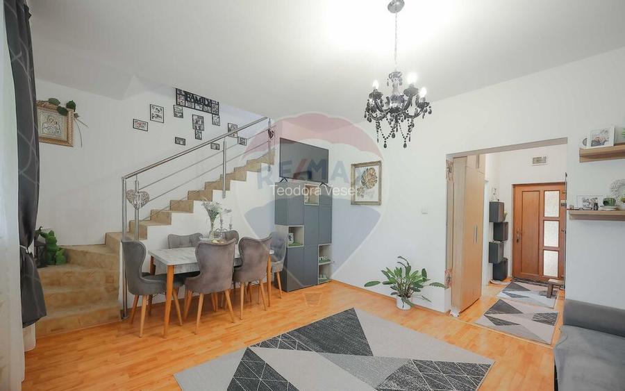 De vanzare casa cu 3 camere, Biharia, Cartierul Nou