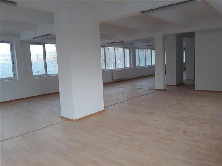 Incepe afacerea ta prospera in unul din aceste spatii comerciale, Tractorul, Bra - 7