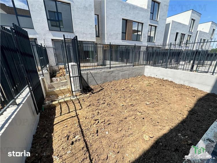 Vila de vanzare in Pipera, Nordul Bucurestiului | Curte privata, teras - 1