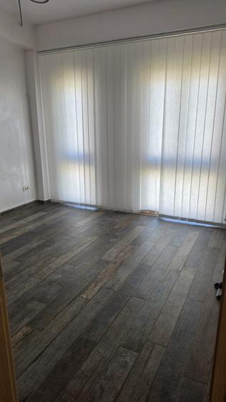 Apartament cu 3 camere decomandat în Centrul Istoric
