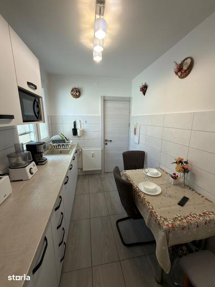 Apartament cu 2 camere decomandat în Eroii Revoluției