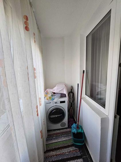 Apartament spatios 3 camere gata de mutare - 1