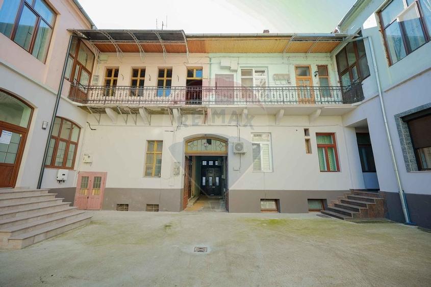 Apartament cu 3 camere de vânzare, clădire istorică, ultracentral - 14