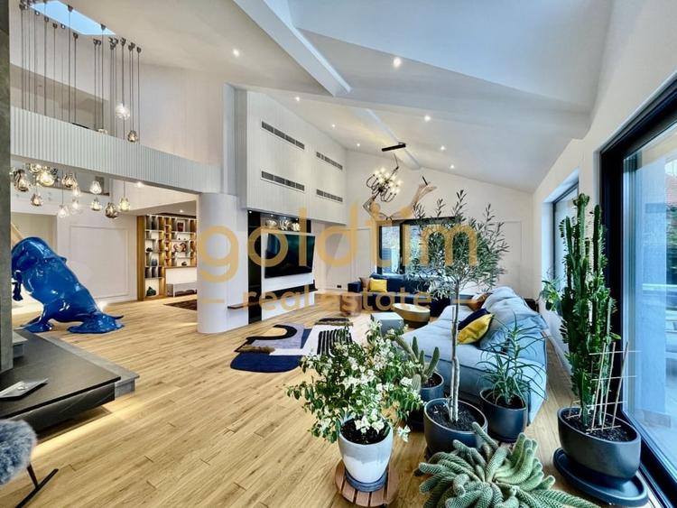 UNICA/ABSOLUT SUPERBA/ VILA INDIVIDUALA/IANCU NICOLAE/CURTE GENEROASA - 32