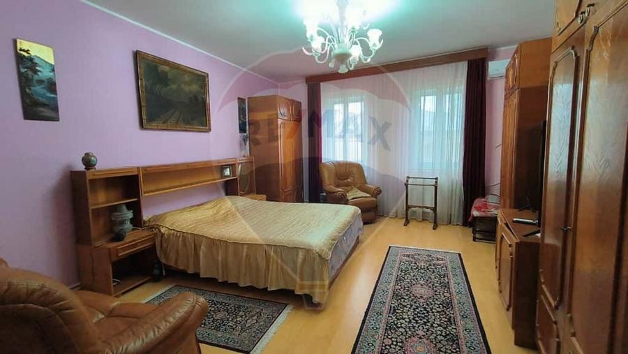 Casa cu piscina de vanzare in zona Piata Centrala Galati - 10