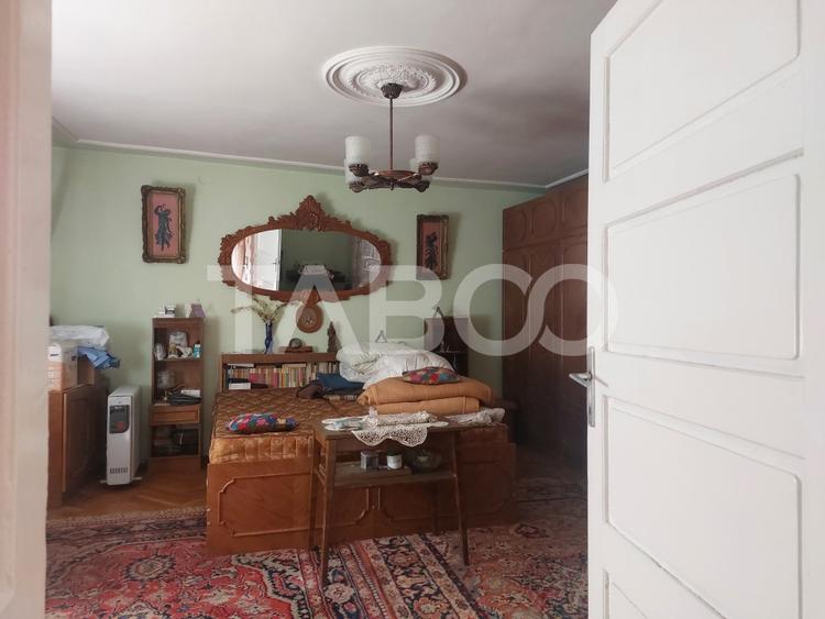 Casa 78 mpu curte proprie pretabila regim hotelier zona istorica Sibiu - 11