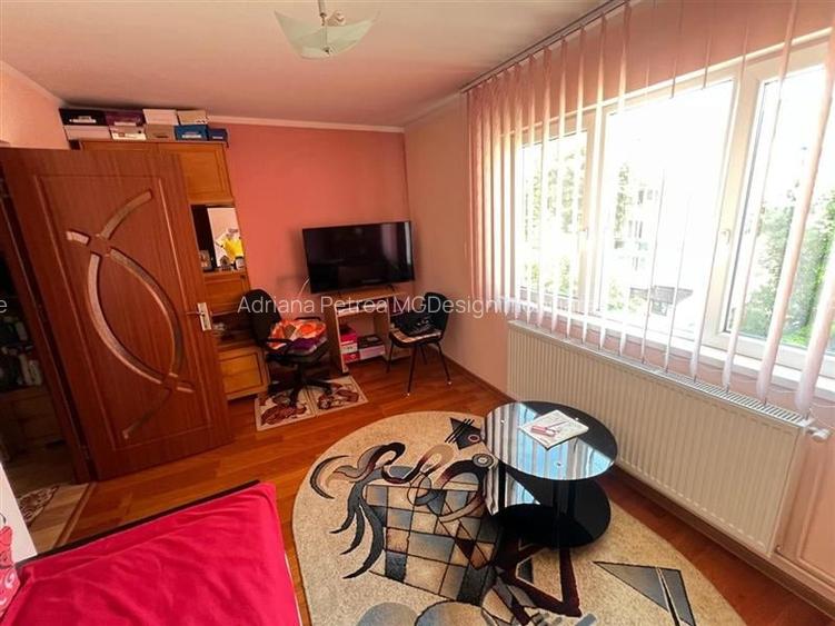 Apartament cu 2 camere semidecomandat în Circumvalațiunii Apartament cu 2 camere semidecomandat în Circumvalațiunii