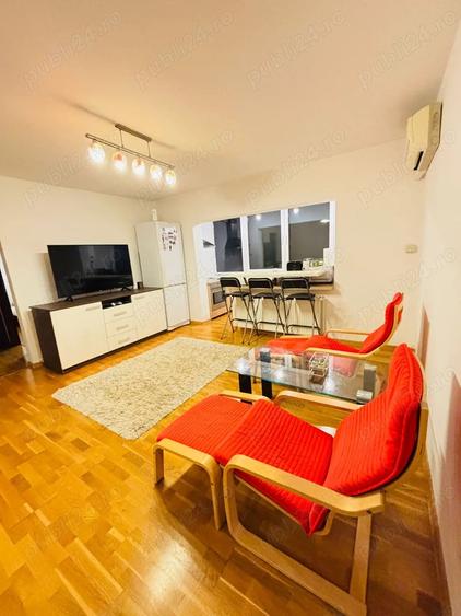 Apartament cu 3 camere semidecomandat în Dâmbovița