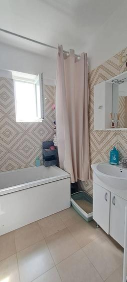 Apartament cu 2 camere decomandat, mobilat în Alexandriei