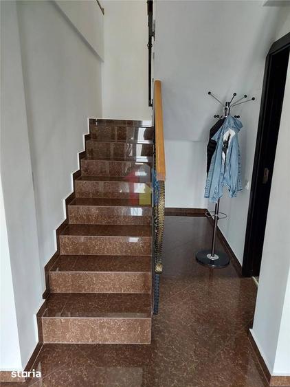 Casă cu 4 camere cu Teren 450 Mp în Vânători