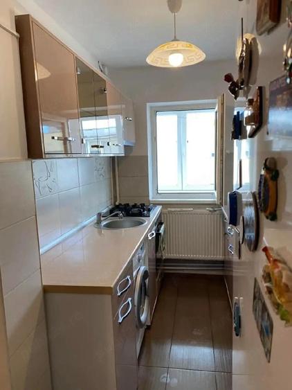 inchiriez apartament 2 camere Sacele Stefan cel mare - 4