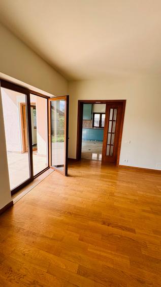 Vila individuala cu garaj | Laguna Albastra | Bucatarie mobilata | Teren 650 - 9