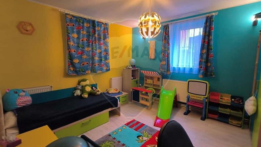 Casa cu piscina de vanzare in zona Piata Centrala Galati - 21