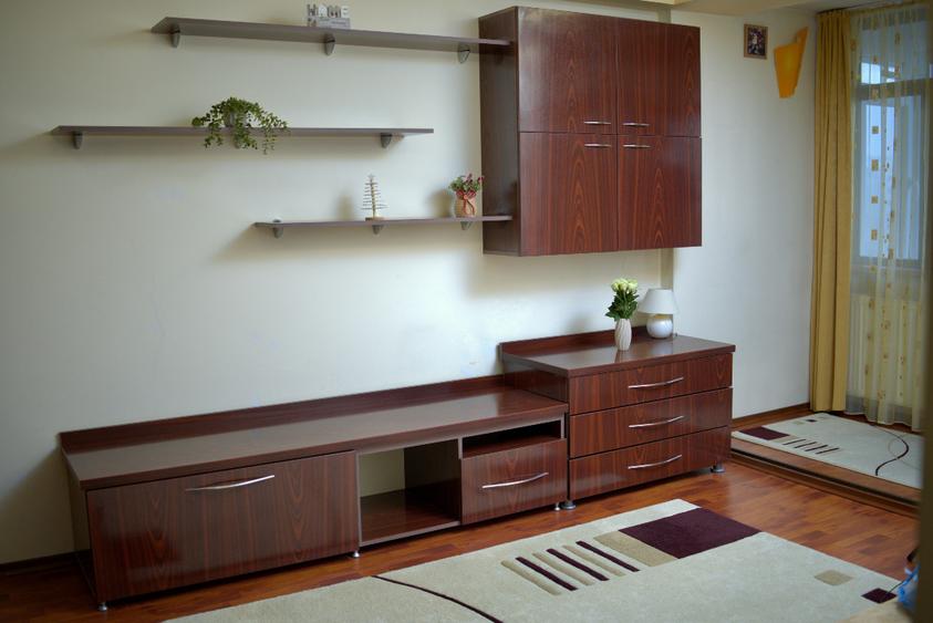 🏢 Apartament 2 Camere Decomandat | Mutare Imediată | Zona Nicolina-Central - 4