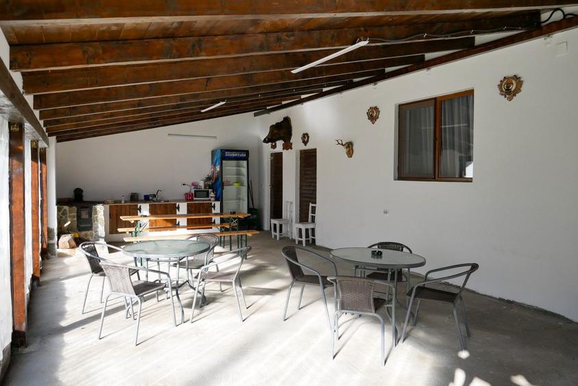 Cabana de vanzare la poalele muntilor Metaliferi - 6