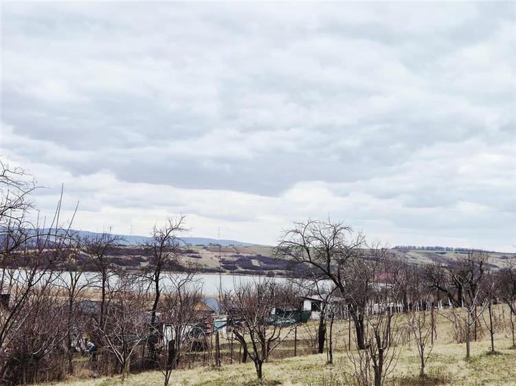 Teren cu vedere superba la lac de 1280 mp, Ciurbesti - 2