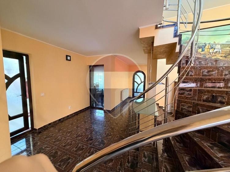 Casă individuală cu 4 camere cu Teren 460 Mp în Brestei