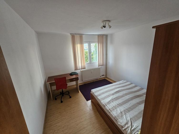 Apartament cu 2 camere decomandat în Drumul Taberei