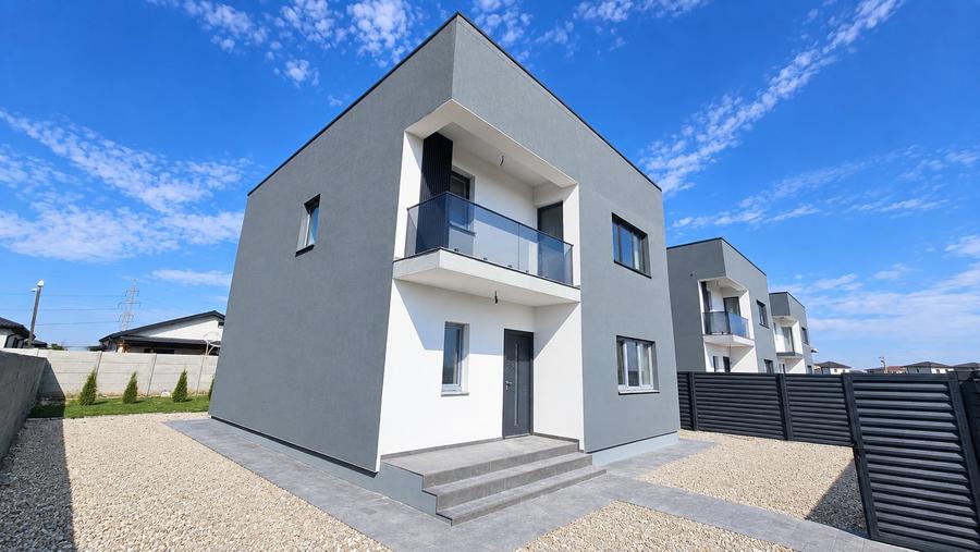 Casă individuală cu 5 camere cu Teren 420 Mp în Vidra