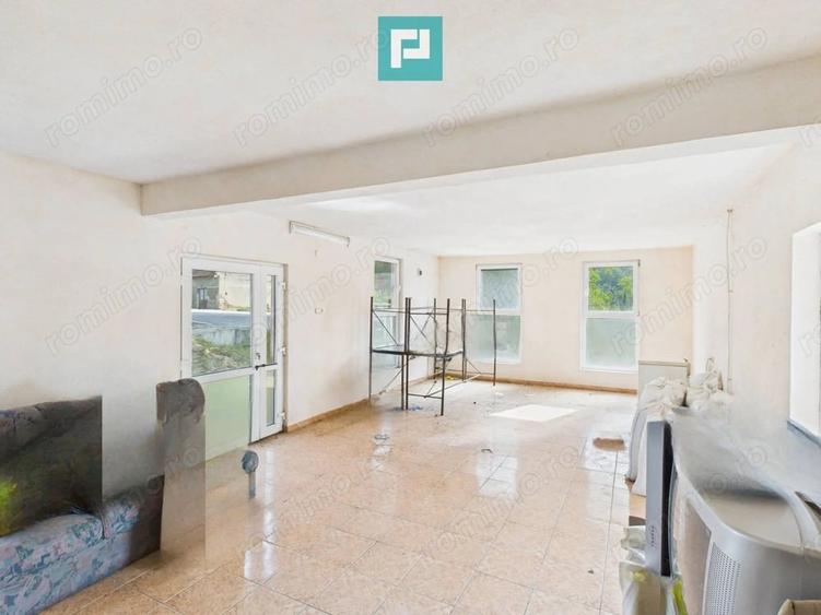 Casă cu Teren 600 Mp în Laz