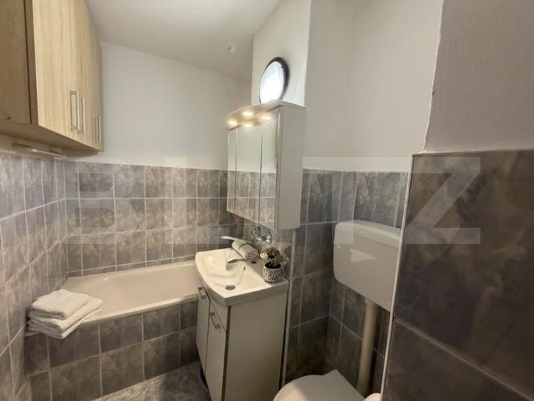 Apartament cu 3 camere decomandat în Micro 16