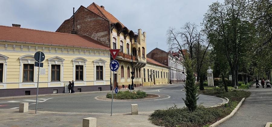 Apartament cu 2 camere decomandat în Ultracentral