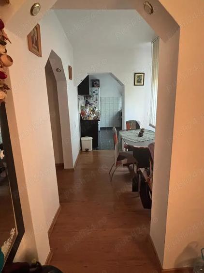 Casă cu 2 camere în Hunedoara