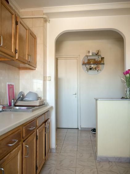 Apartament cu 4 camere semidecomandat în Mărgeanului