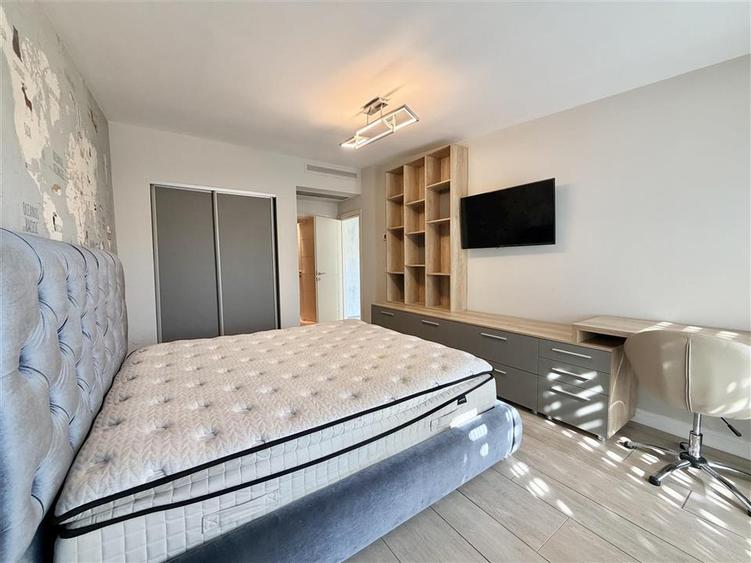 Penthouse cu 5 camere decomandat, mobilat în Herăstrău