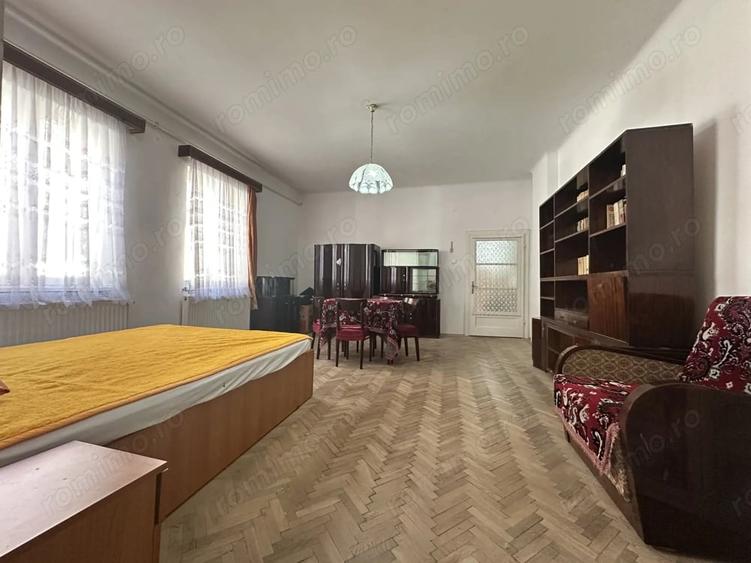 Apartament cu 2 camere semidecomandat în Centrul Istoric