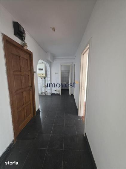 Apartament cu 3 camere decomandat în Central