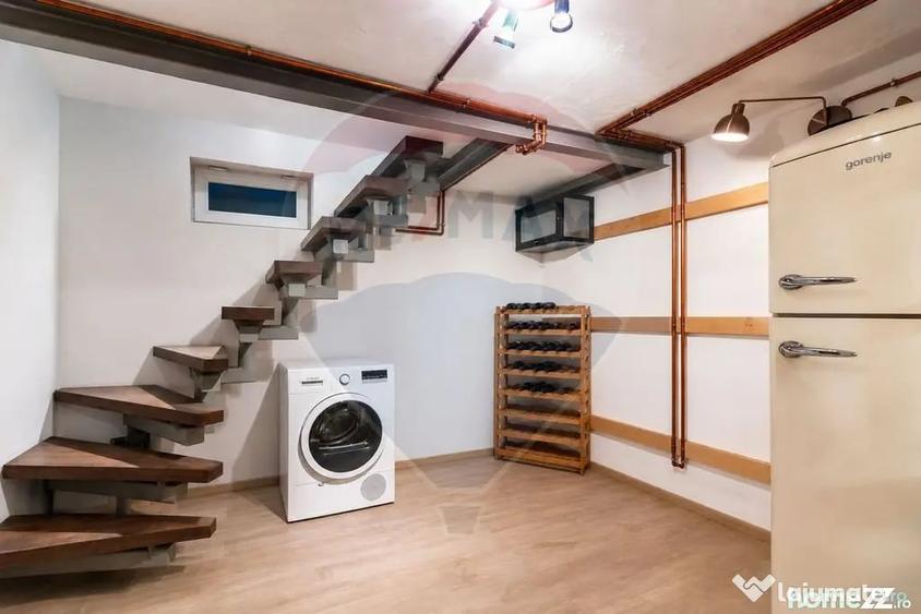 Apartament cu 4 camere semidecomandat în Turda