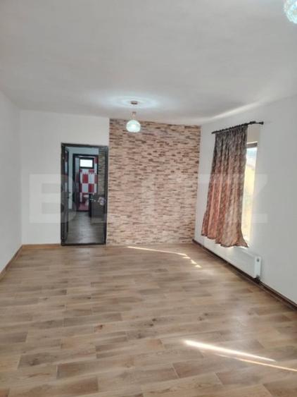 Casă cu 3 camere cu Piscina în Central