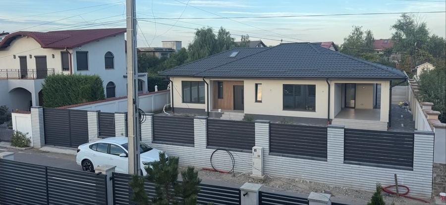 Casă cu 4 camere în Domnești