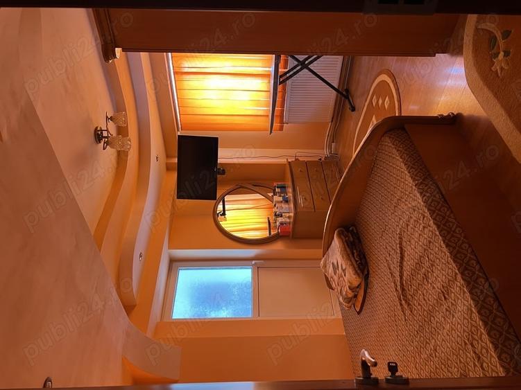 Apartament cu 3 camere decomandat în Rovinari