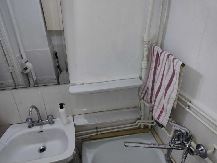 Apartament cu 2 camere în Podu Roș