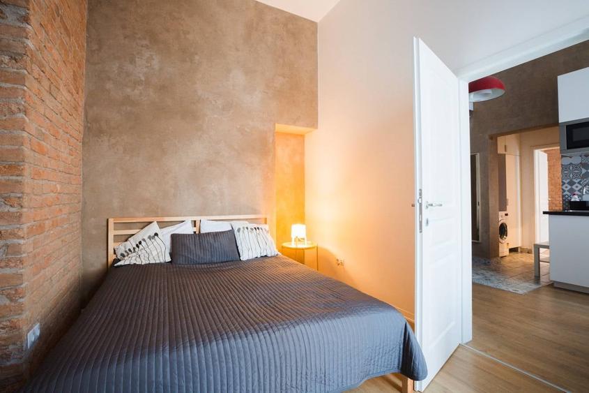 Apartament cu 3 camere decomandat în Central