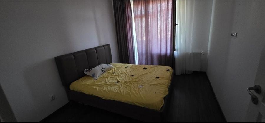 Apartament cu 3 camere decomandat în Alexandriei