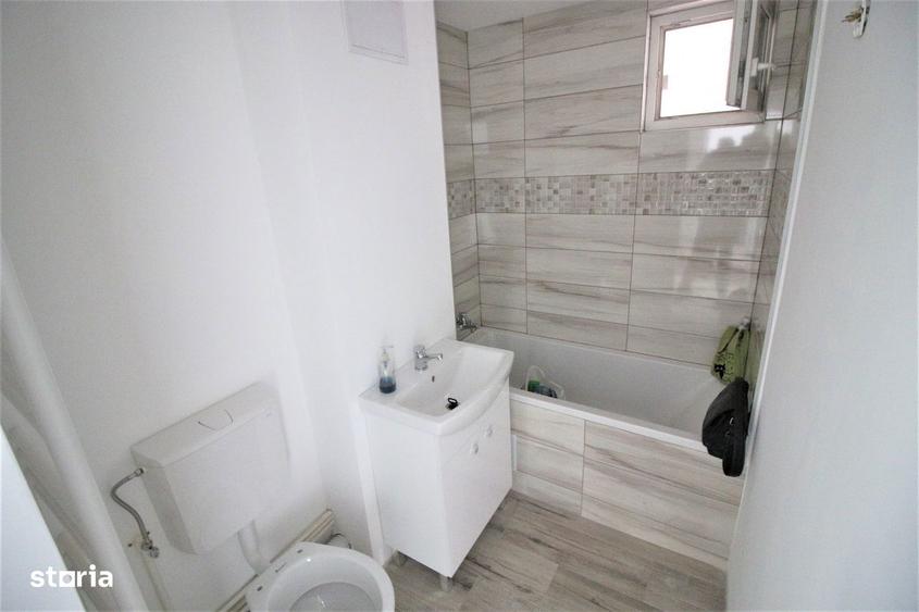 Apartament cu 2 camere decomandat în Micro 20