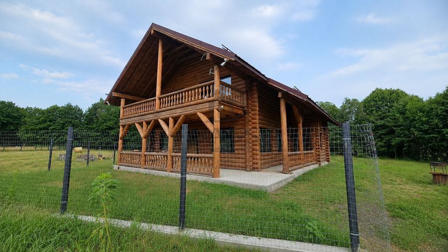 Casă individuală cu 5 camere cu Canalizare în Sadu