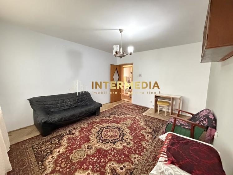 Apartament cu 2 camere decomandat, mobilat în Cetate