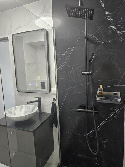 Apartament cu 3 camere decomandat, mobilat în Central