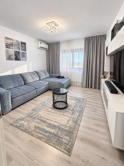 Apartament cu 3 camere decomandat în Sud