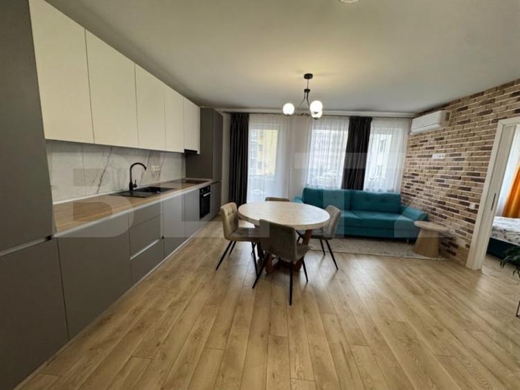 Apartament cu 2 camere semidecomandat, mobilat în Florești