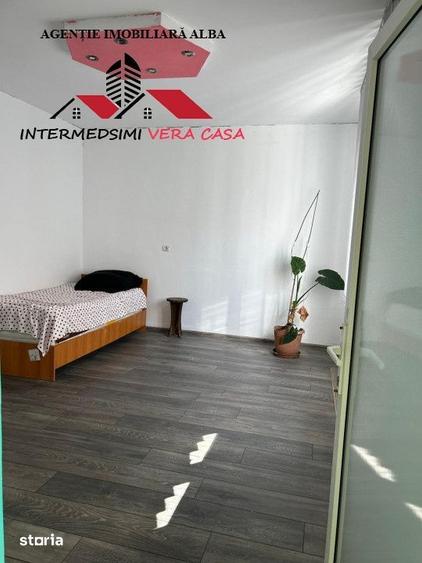 Casă cu 4 camere cu Teren 922 Mp în Teiu