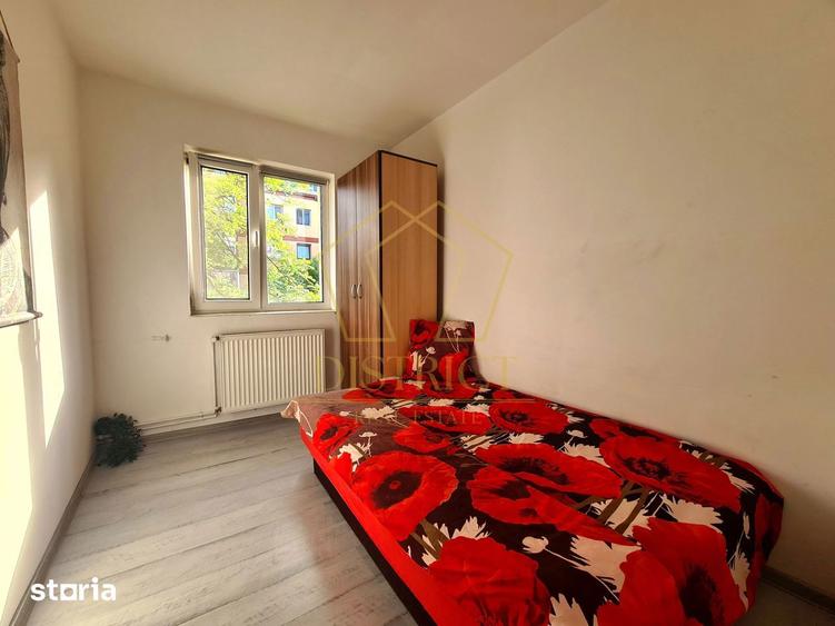 Apartament cu 3 camere semidecomandat în Dacia