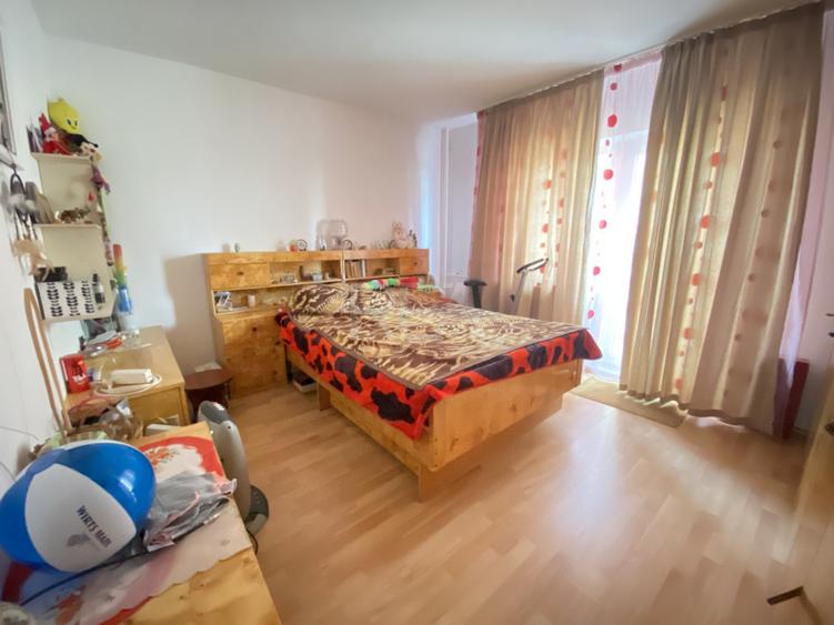 Apartament cu 4 camere decomandat, mobilat în 13 Septembrie