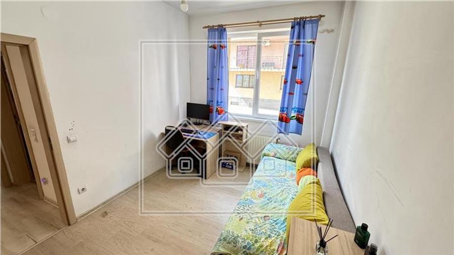 Apartament cu 3 camere nedecomandat în Turnișor